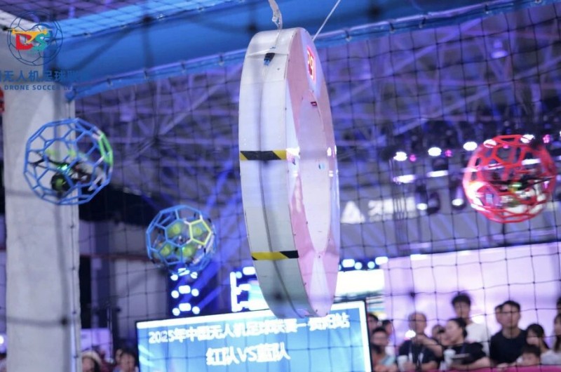 中國無人機足球聯(lián)賽貴陽精彩瞬間 中國無人機足球聯(lián)賽貴陽精彩瞬間